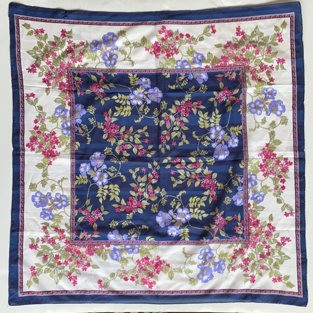 Navy Blue~White Floral 29” x 30” Scarf Italy‎